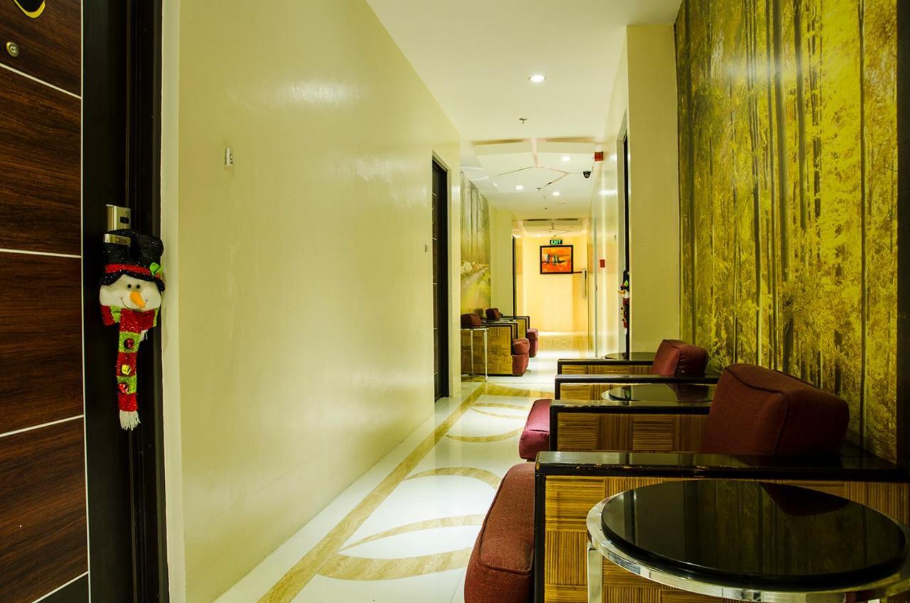 Dreamwave Hotel Ilagan Esterno foto