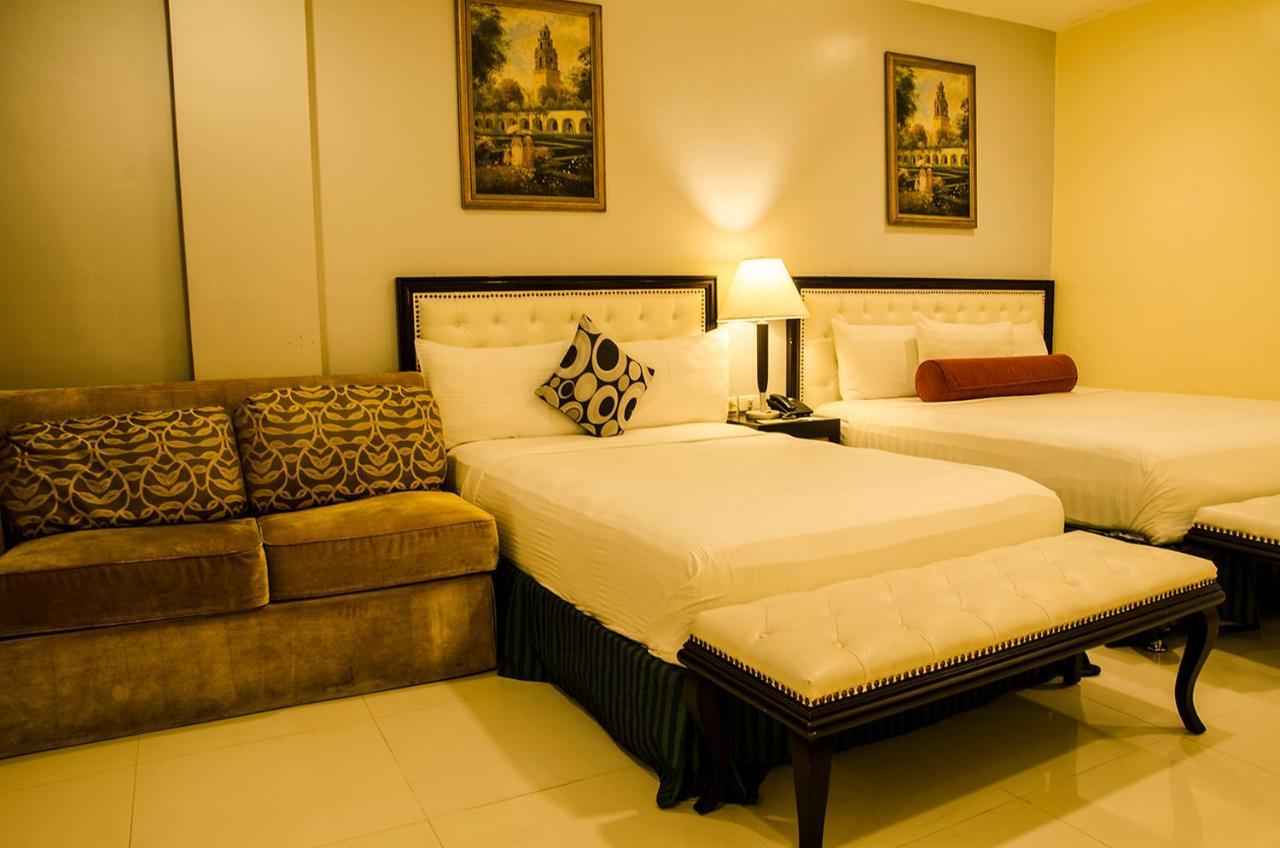 Dreamwave Hotel Ilagan Esterno foto