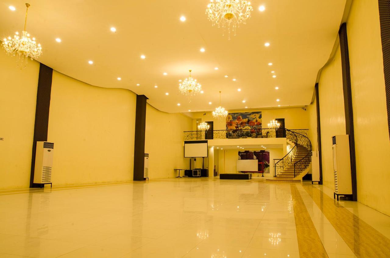 Dreamwave Hotel Ilagan Esterno foto